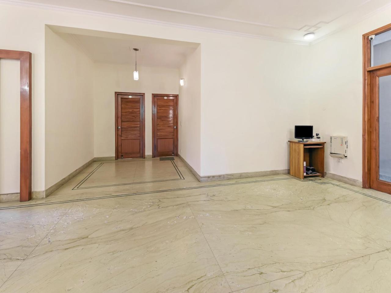 Treebo Trip The Nest Corporate Greater Noida Exterior foto